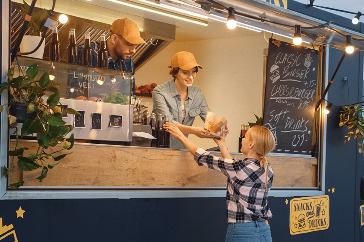 © Gorodenkoff - stock.adobe.com Food Truck