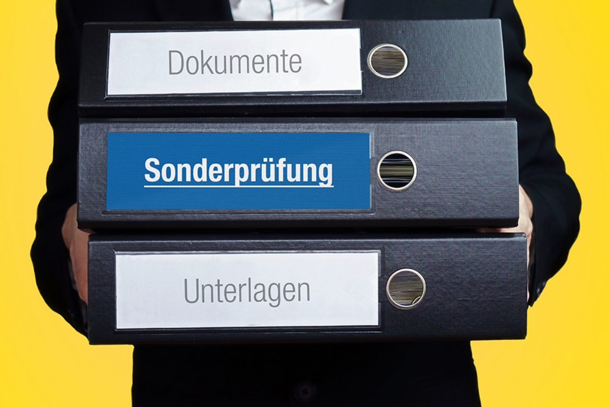 © MQ-Illustrations - stock.adobe.com Ordner für Dokument, Sonderprüfung und Unterlagen